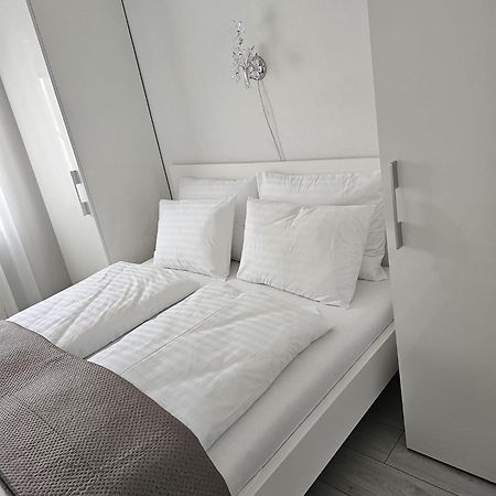 Apartments Somi Пореч Екстериор снимка