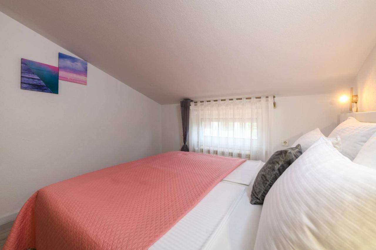 Apartments Somi Пореч Екстериор снимка