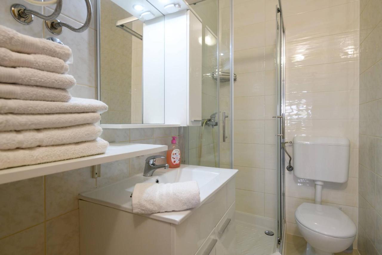 Apartments Somi Пореч Екстериор снимка