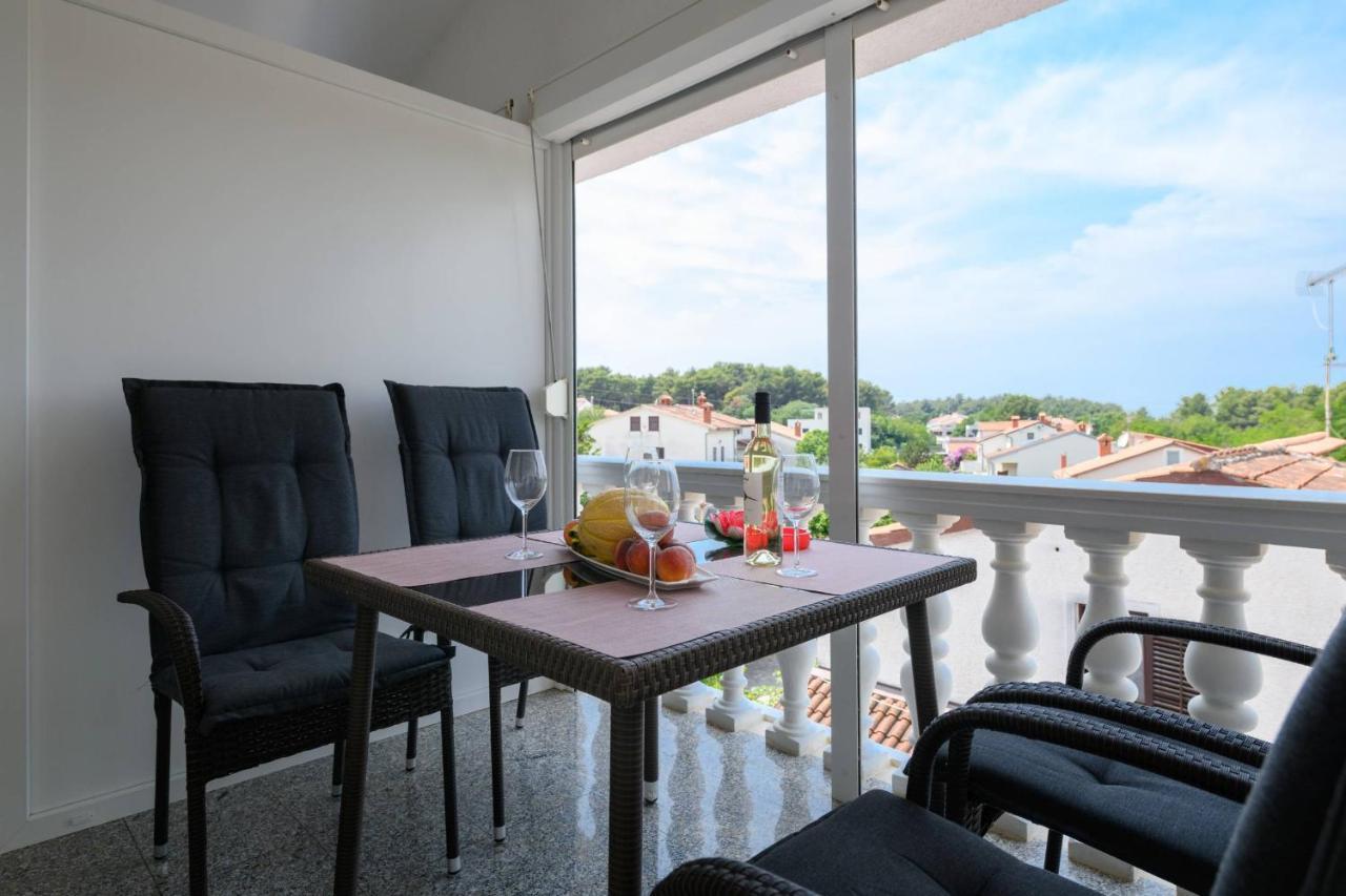 Apartments Somi Пореч Екстериор снимка