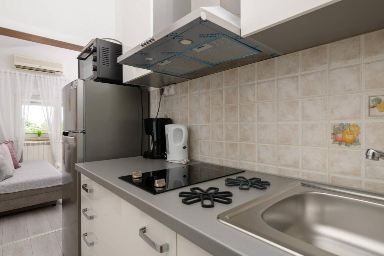 Apartments Somi Пореч Екстериор снимка