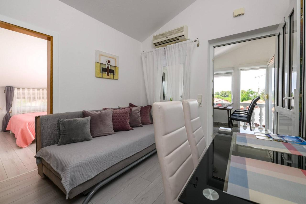 Apartments Somi Пореч Екстериор снимка