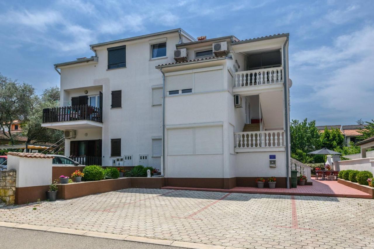 Apartments Somi Пореч Екстериор снимка